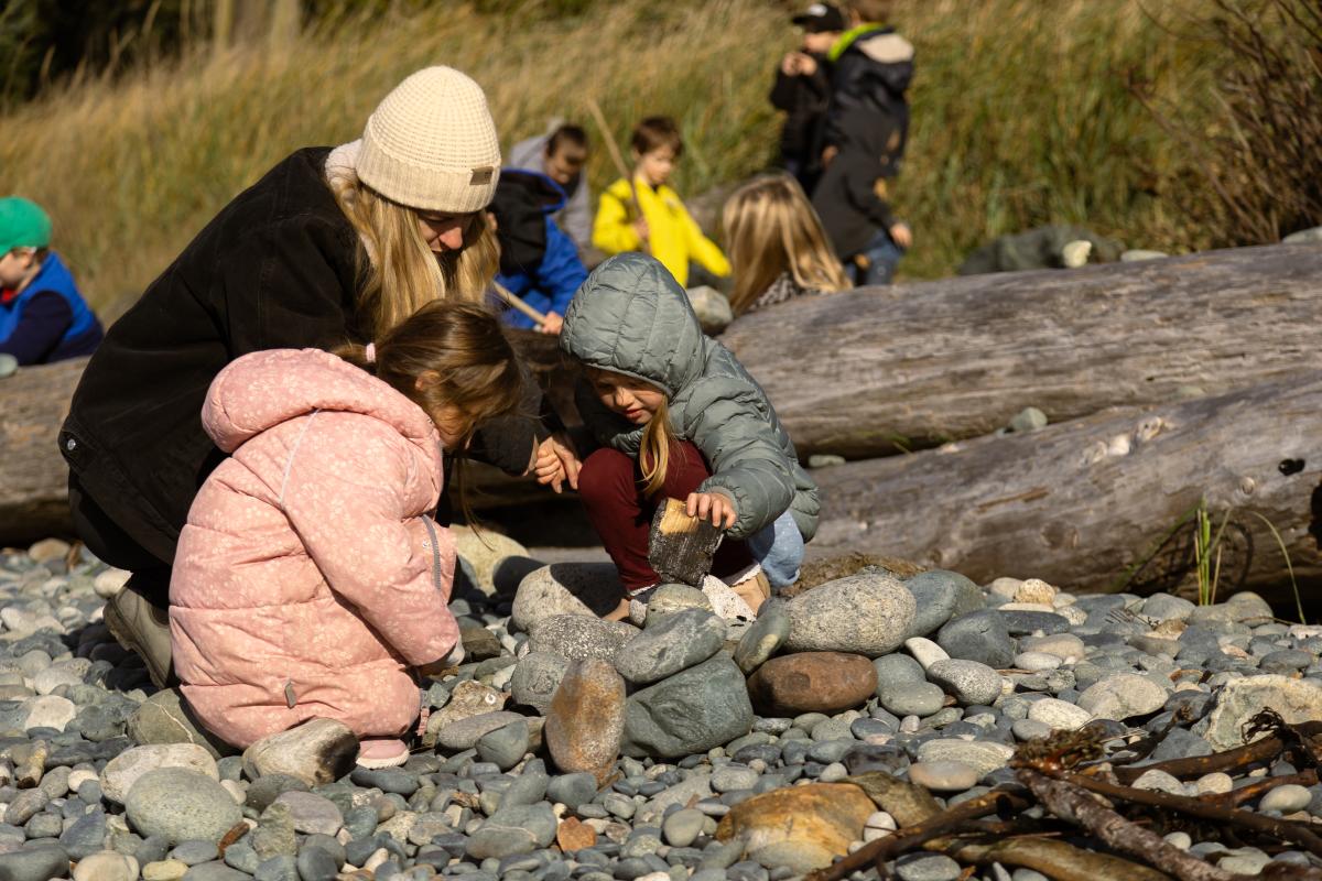 Kindergarten students at Ella Beach